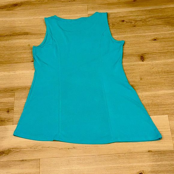 Susan Graver Liquid Knit Sleeveless Tank w Asymmetrical Hem - Size M - Picture 2 of 6